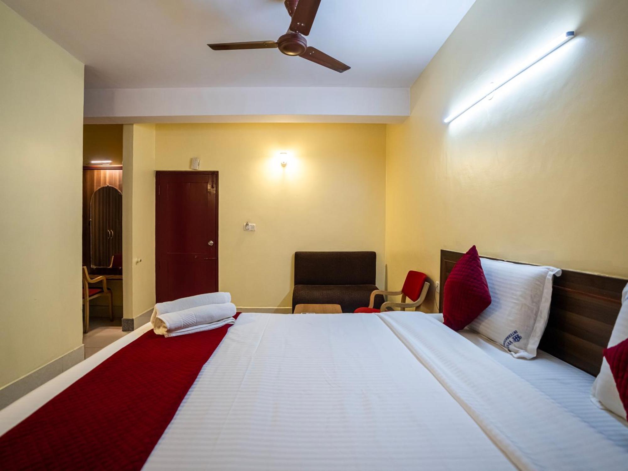 Hotel Vyshak International مَسّور المظهر الخارجي الصورة
